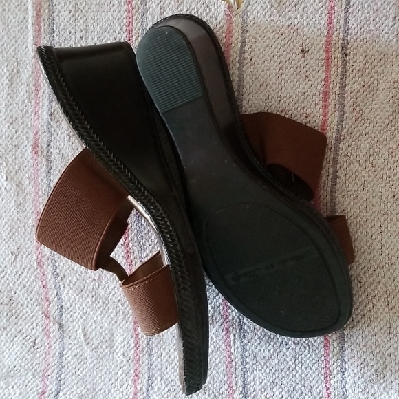 Sandals - Picture 4 of 7